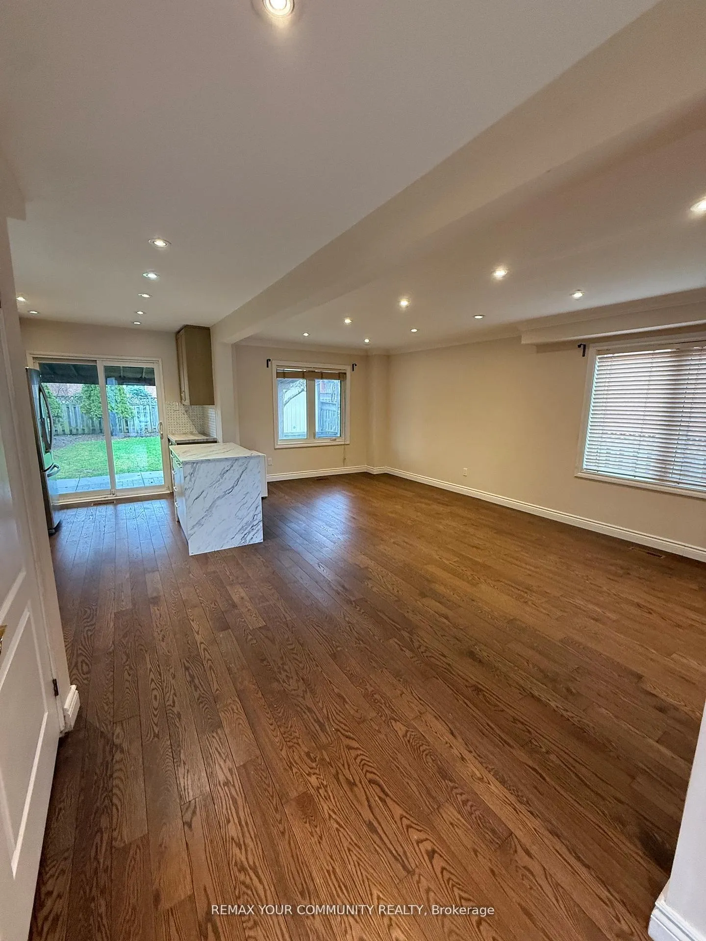 Photo 3 of 81 Waterfall Road, Vaughan, East Woodbridge — HOMEH