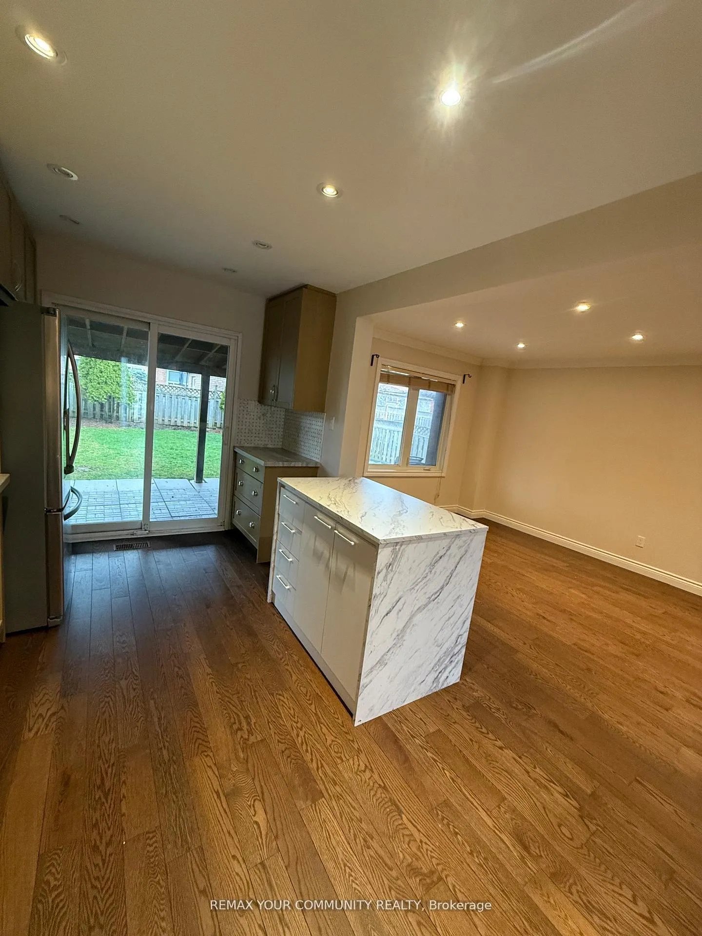 Photo 7 of 81 Waterfall Road, Vaughan, East Woodbridge — HOMEH