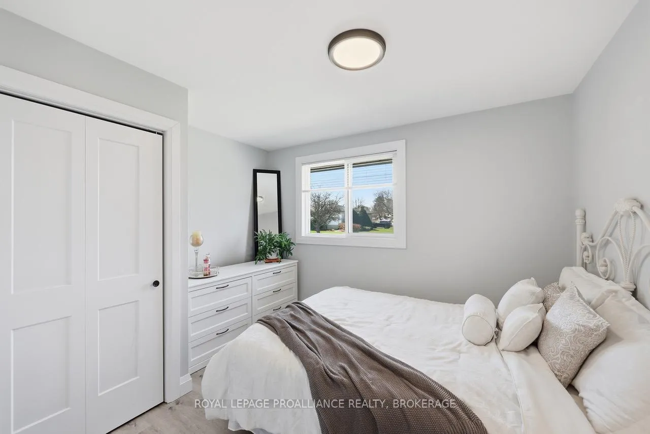 Photo 24 of 39 Howard Crescent, Kingston, West of Sir John A. Blvd — HOMEH