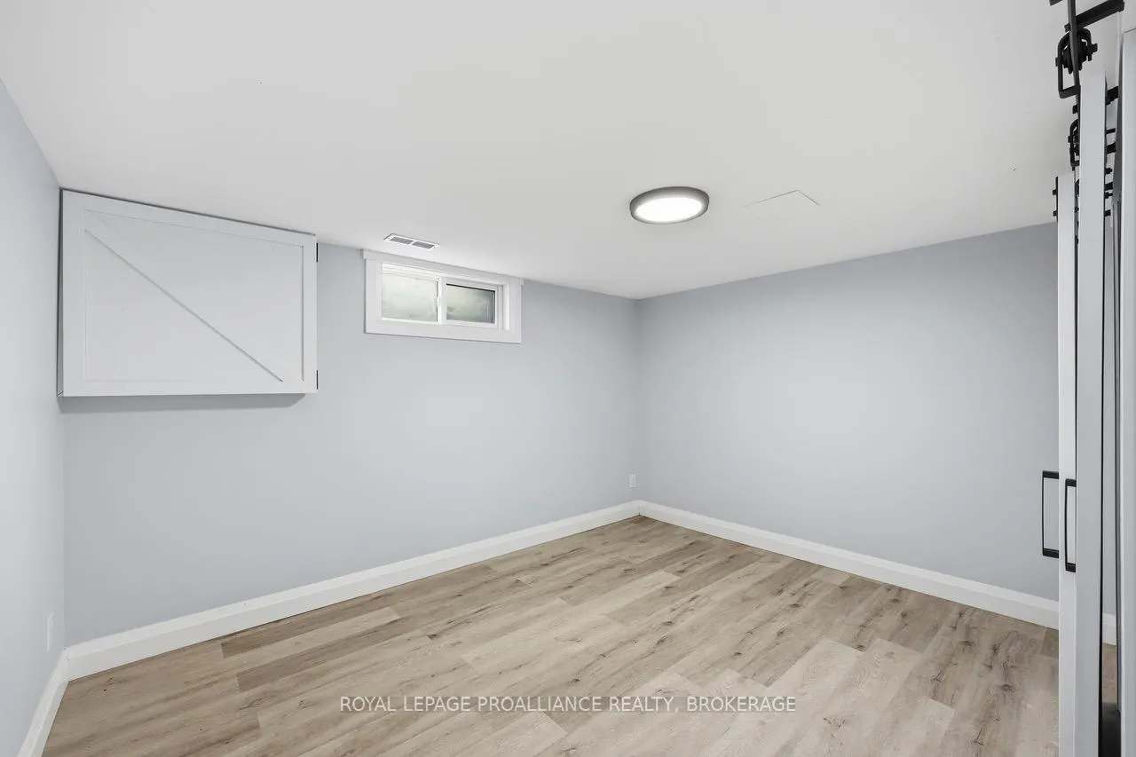 Photo 30 of 39 Howard Crescent, Kingston, West of Sir John A. Blvd — HOMEH