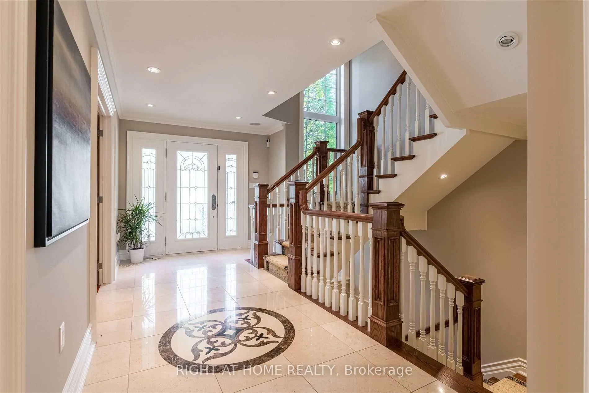 Photo 4 of 78 Raymar Place, Oakville, Old Oakville — HOMEH