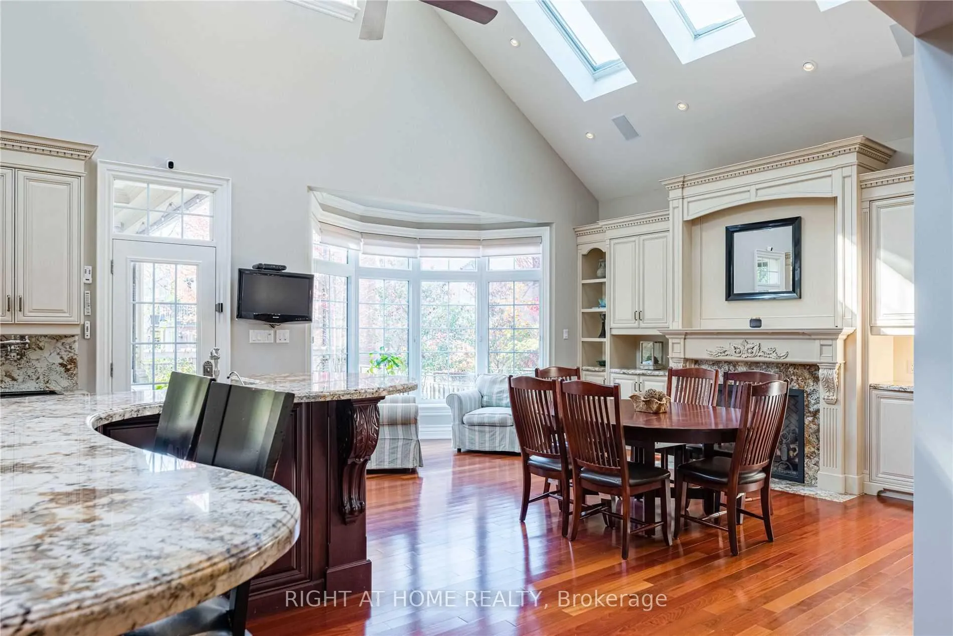 Photo 14 of 78 Raymar Place, Oakville, Old Oakville — HOMEH