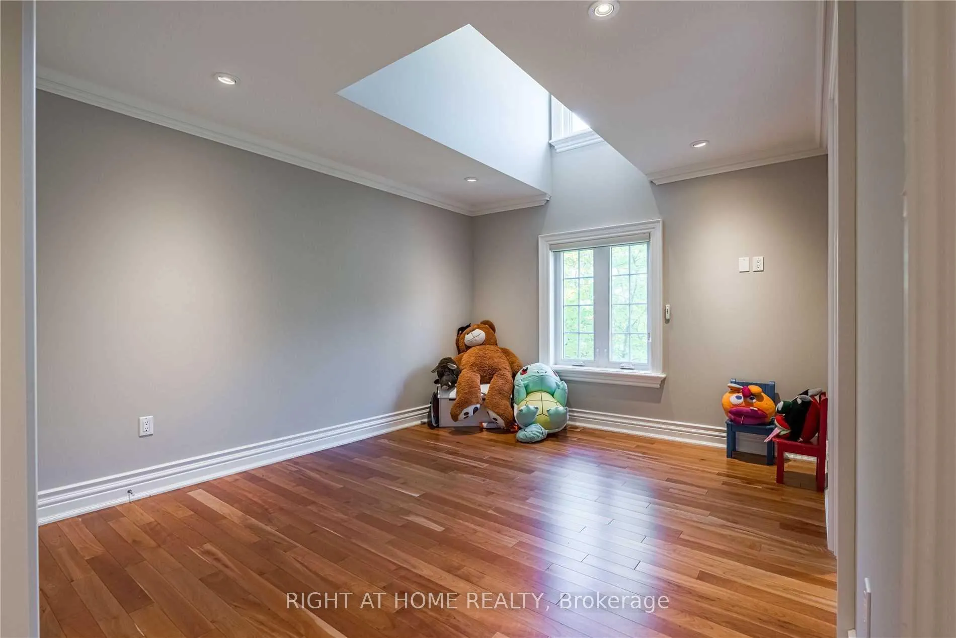 Photo 26 of 78 Raymar Place, Oakville, Old Oakville — HOMEH