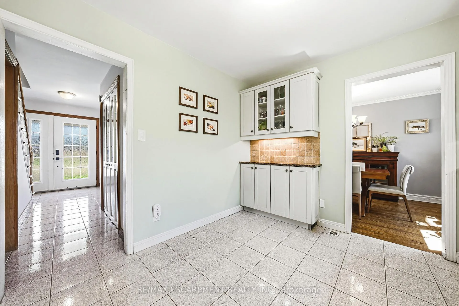 Photo 13 of 668 Chestnut Place, Burlington, Roseland — HOMEH