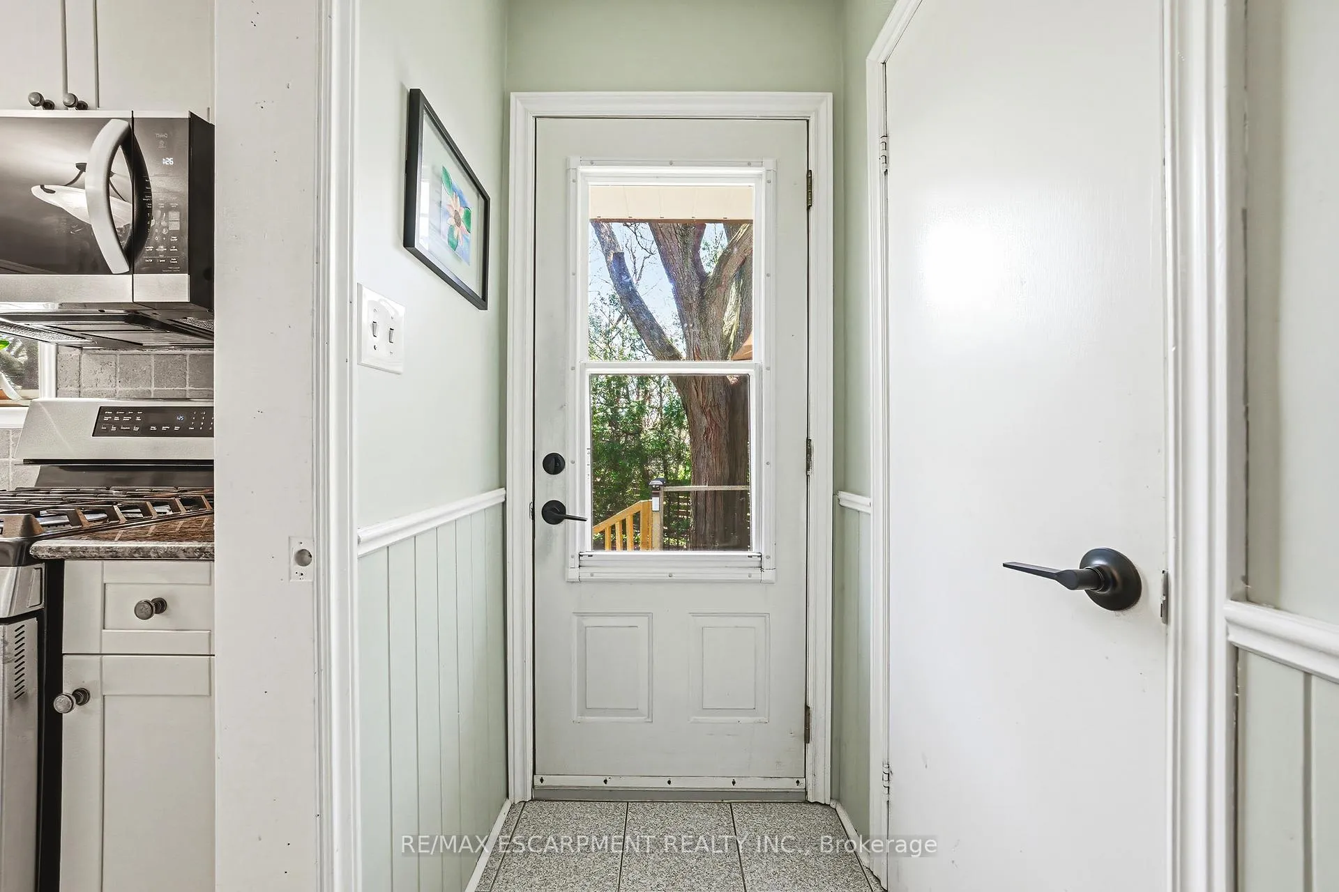 Photo 15 of 668 Chestnut Place, Burlington, Roseland — HOMEH