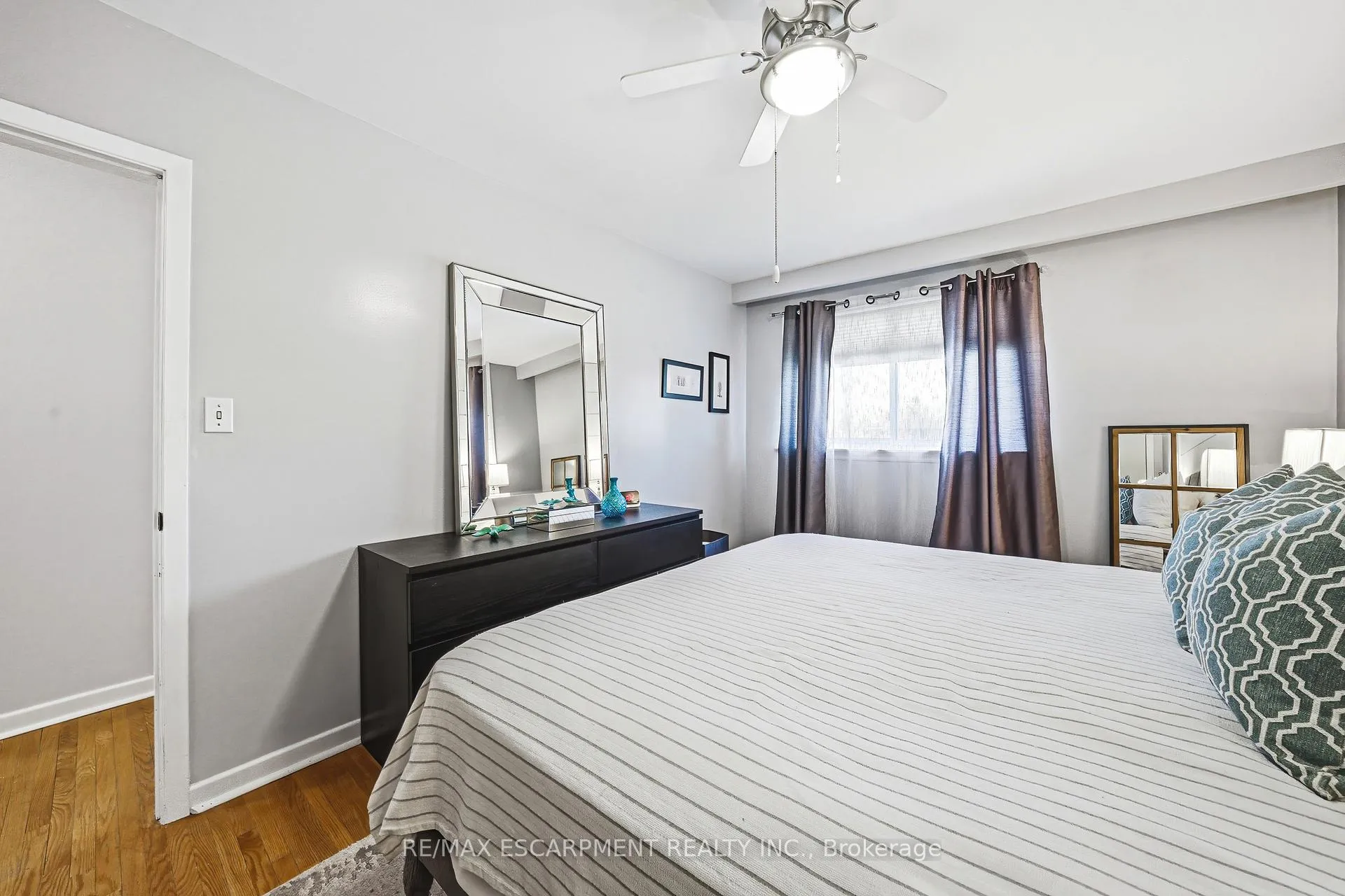 Photo 18 of 668 Chestnut Place, Burlington, Roseland — HOMEH