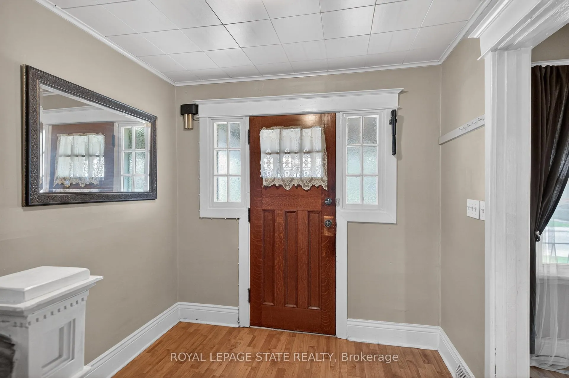 Photo 6 of 207 Rosslyn Avenue S, Hamilton, Delta — HOMEH