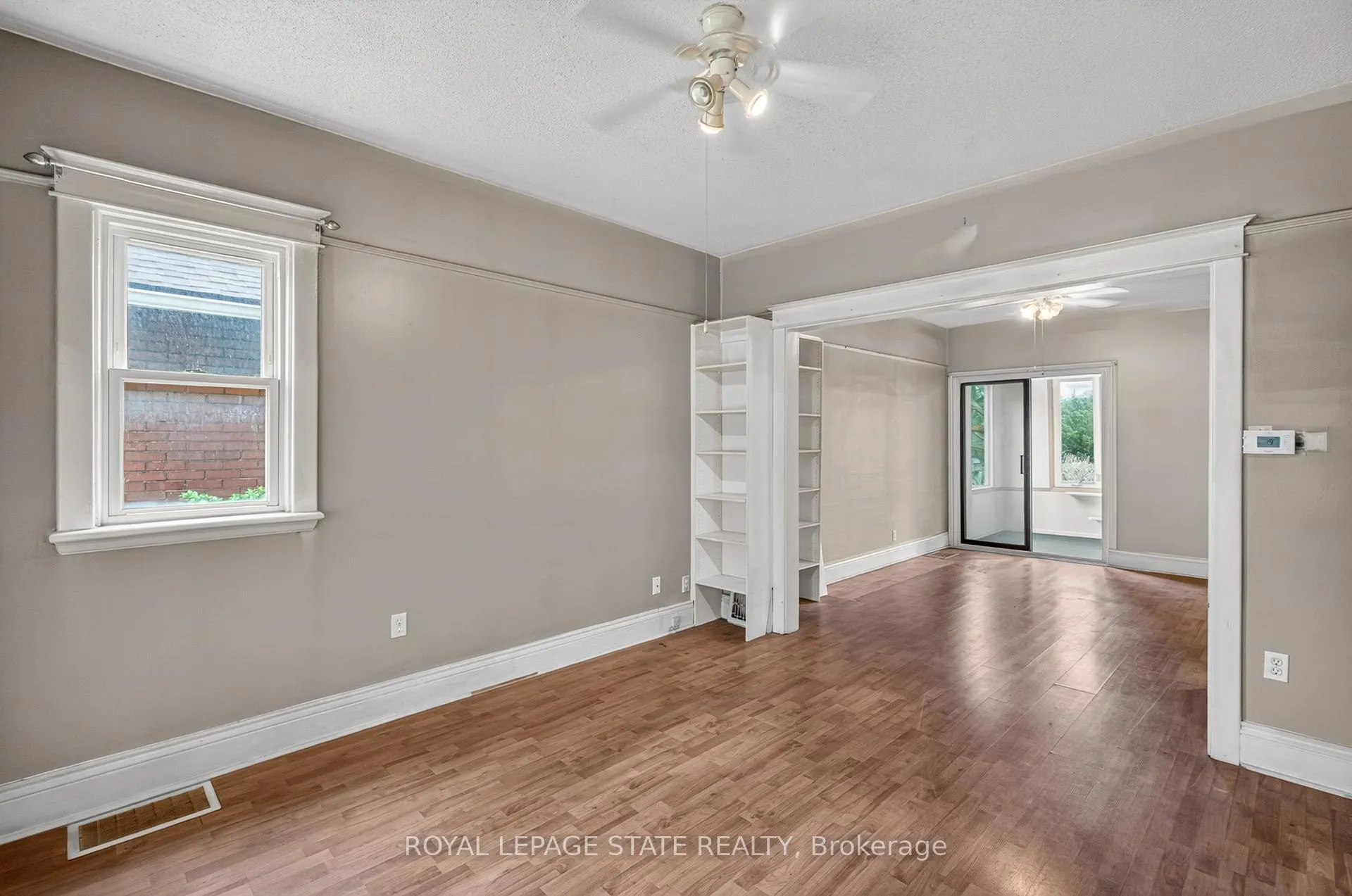 Photo 9 of 207 Rosslyn Avenue S, Hamilton, Delta — HOMEH