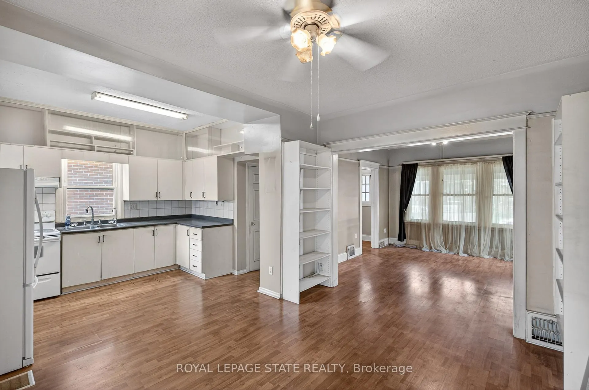 Photo 15 of 207 Rosslyn Avenue S, Hamilton, Delta — HOMEH