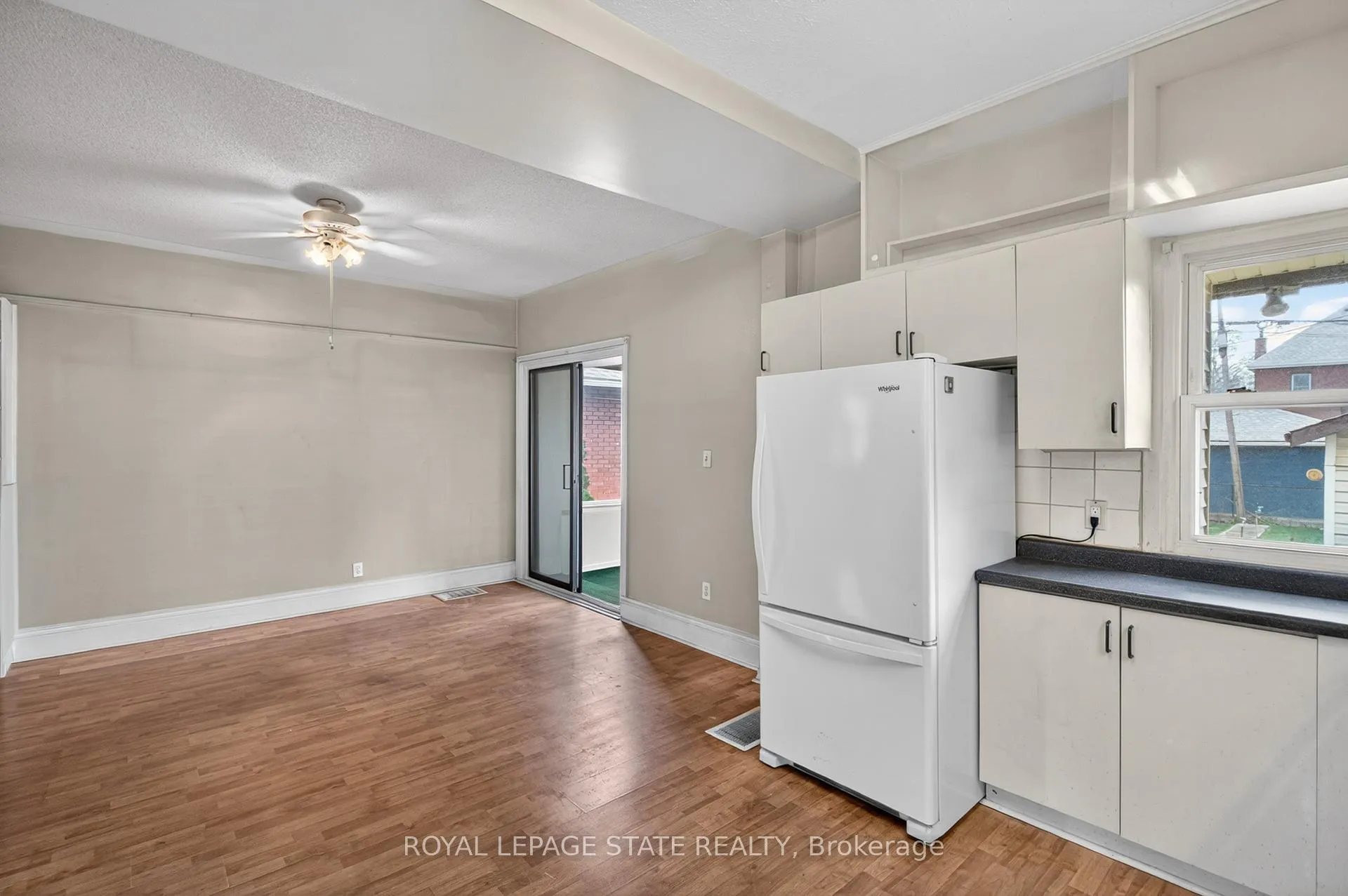 Photo 19 of 207 Rosslyn Avenue S, Hamilton, Delta — HOMEH