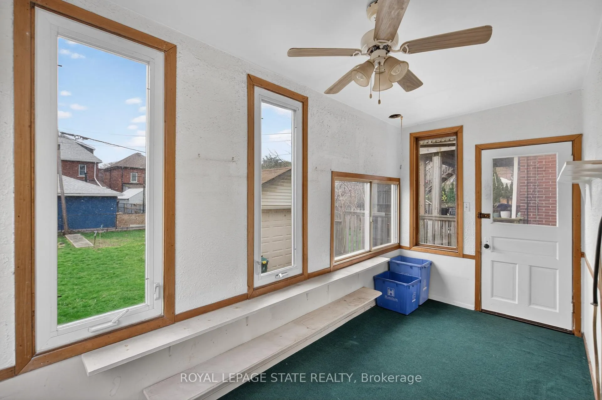 Photo 21 of 207 Rosslyn Avenue S, Hamilton, Delta — HOMEH