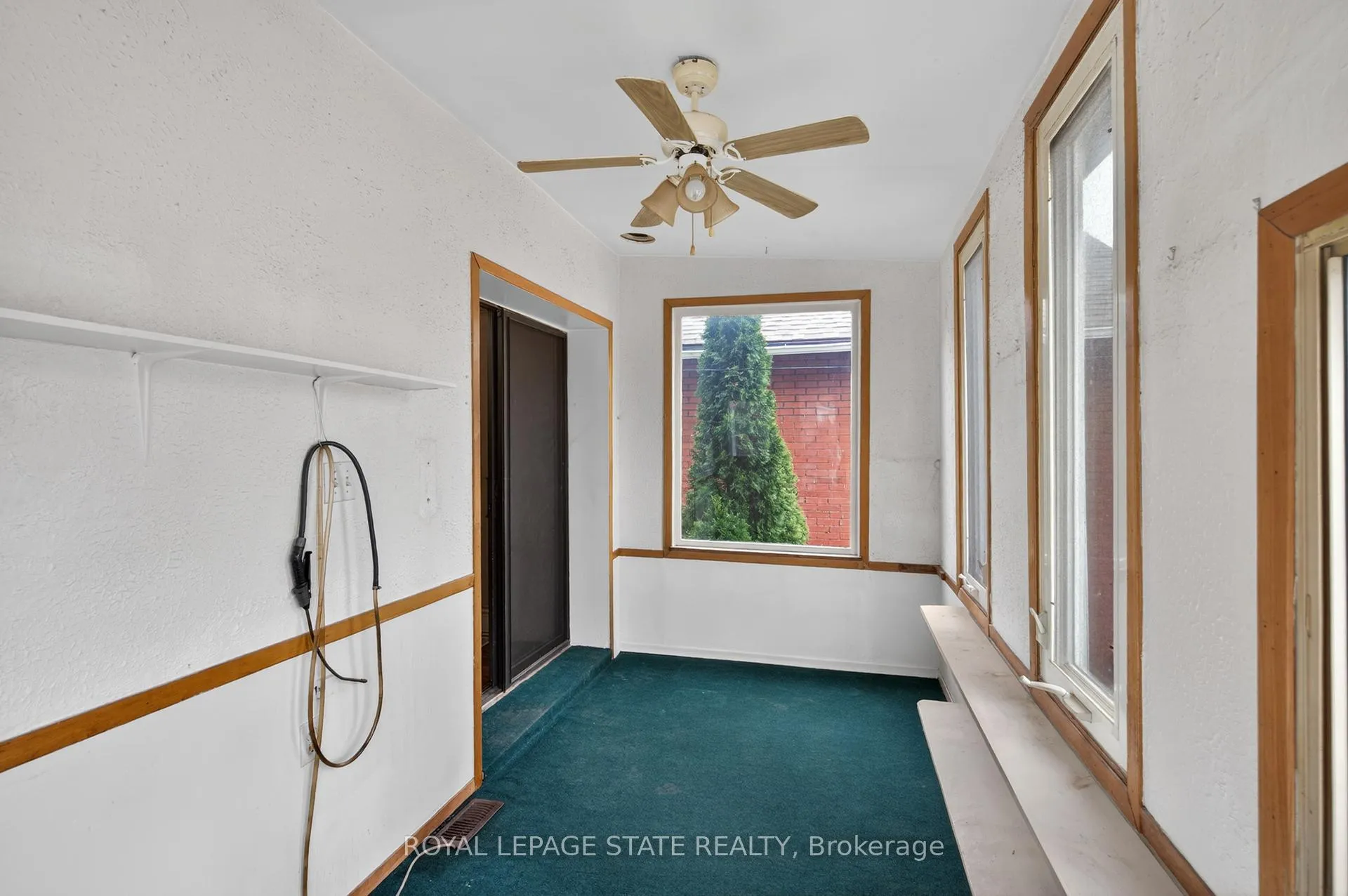 Photo 23 of 207 Rosslyn Avenue S, Hamilton, Delta — HOMEH