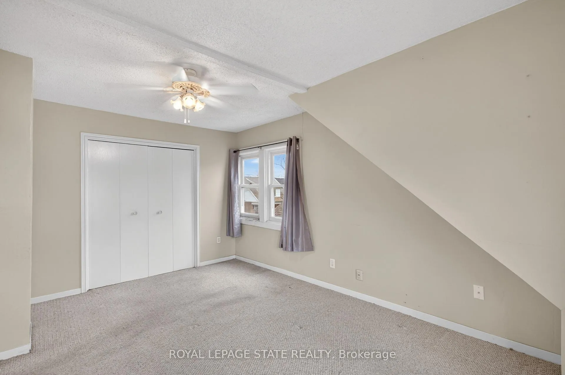 Photo 24 of 207 Rosslyn Avenue S, Hamilton, Delta — HOMEH