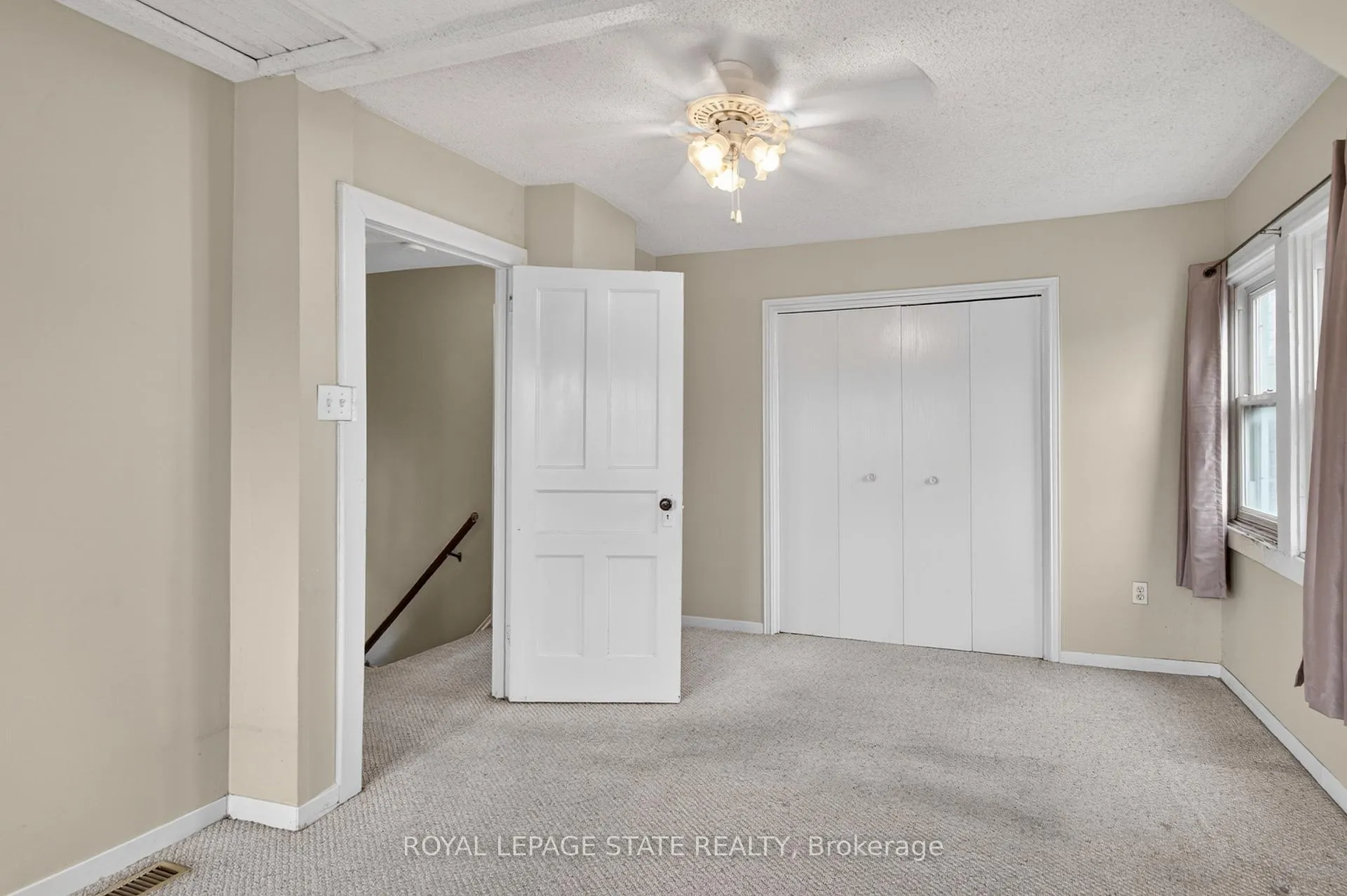 Photo 25 of 207 Rosslyn Avenue S, Hamilton, Delta — HOMEH