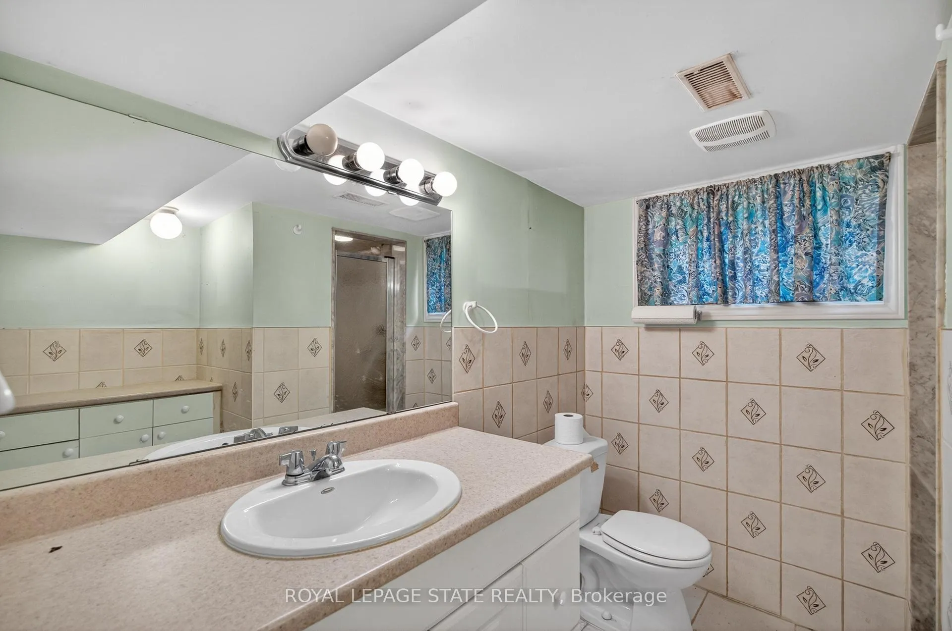 Photo 36 of 207 Rosslyn Avenue S, Hamilton, Delta — HOMEH