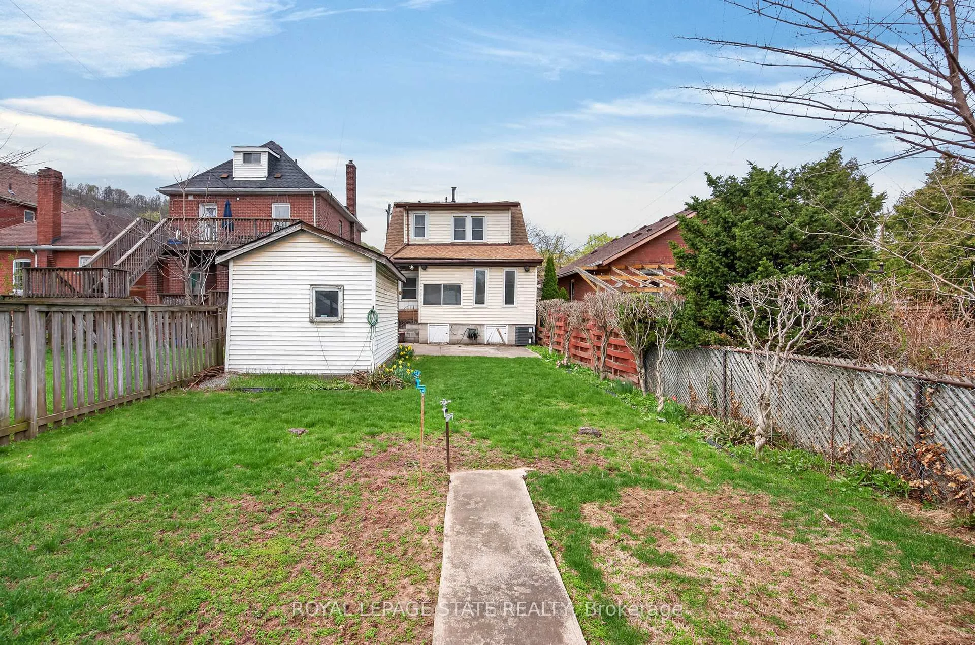 Photo 44 of 207 Rosslyn Avenue S, Hamilton, Delta — HOMEH