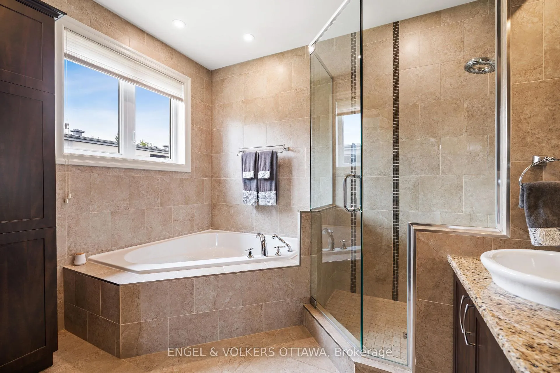 Photo 22 of 6652 Pebble Trail Way, Ottawa, Greely — HOMEH