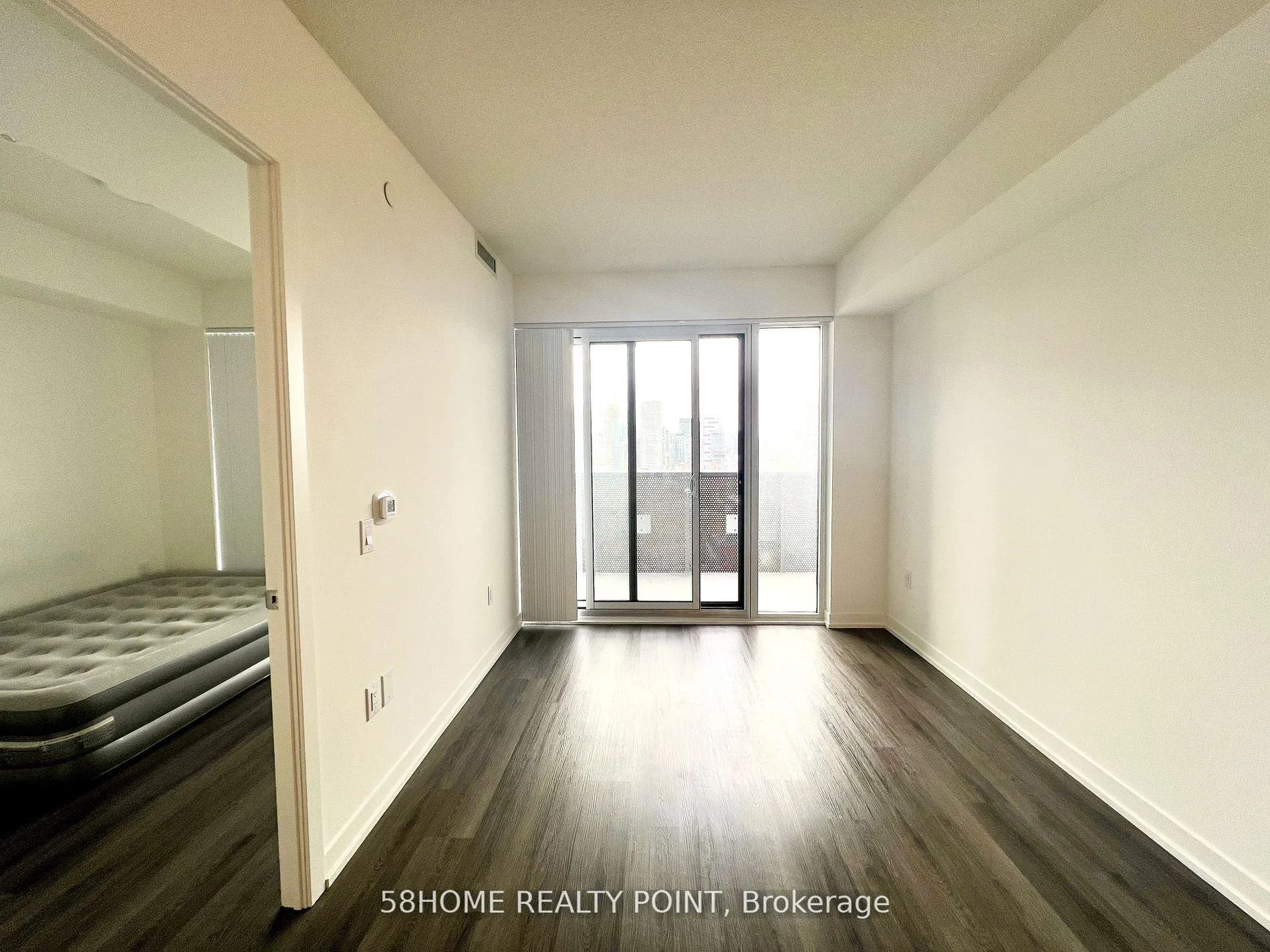 Photo 4 of Unit 3002, 138 Downes Street, Seguin, Waterfront Communities — HOMEH