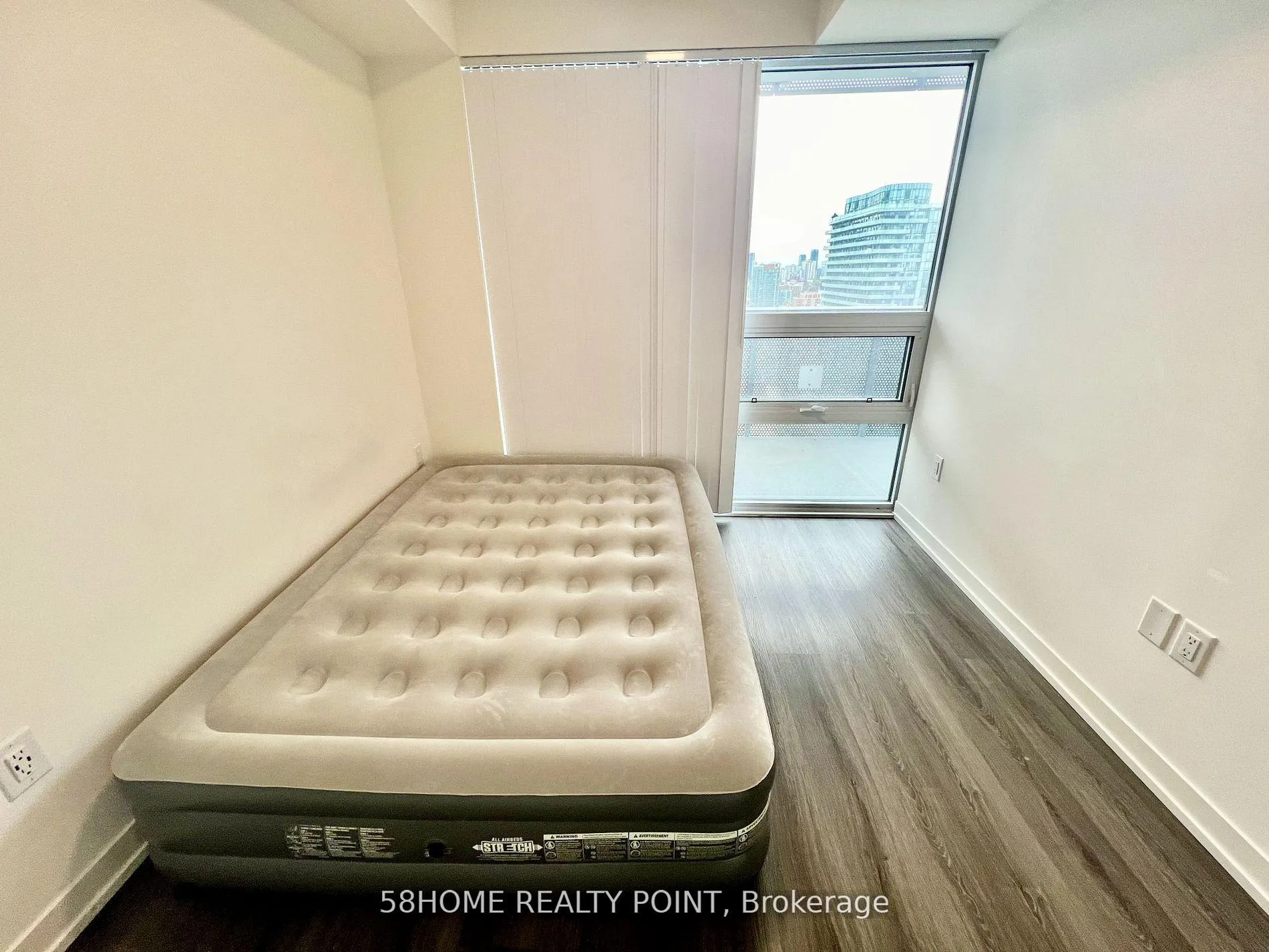 Photo 5 of Unit 3002, 138 Downes Street, Seguin, Waterfront Communities — HOMEH