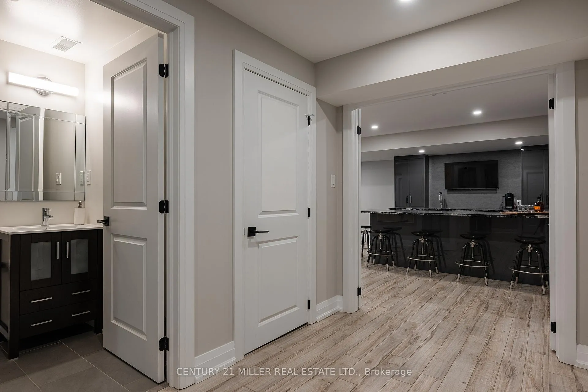 Photo 25 of 266 Tracina Drive, Oakville, Southwest — HOMEH