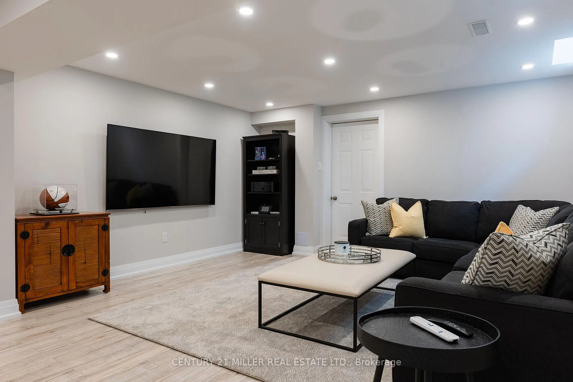 Photo 26 of 266 Tracina Drive, Oakville, Southwest — HOMEH