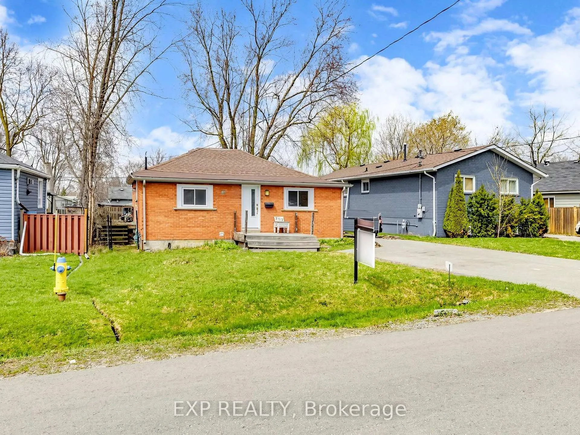Photo 2 of 262 Woodycrest Avenue, Georgina, Keswick South — HOMEH