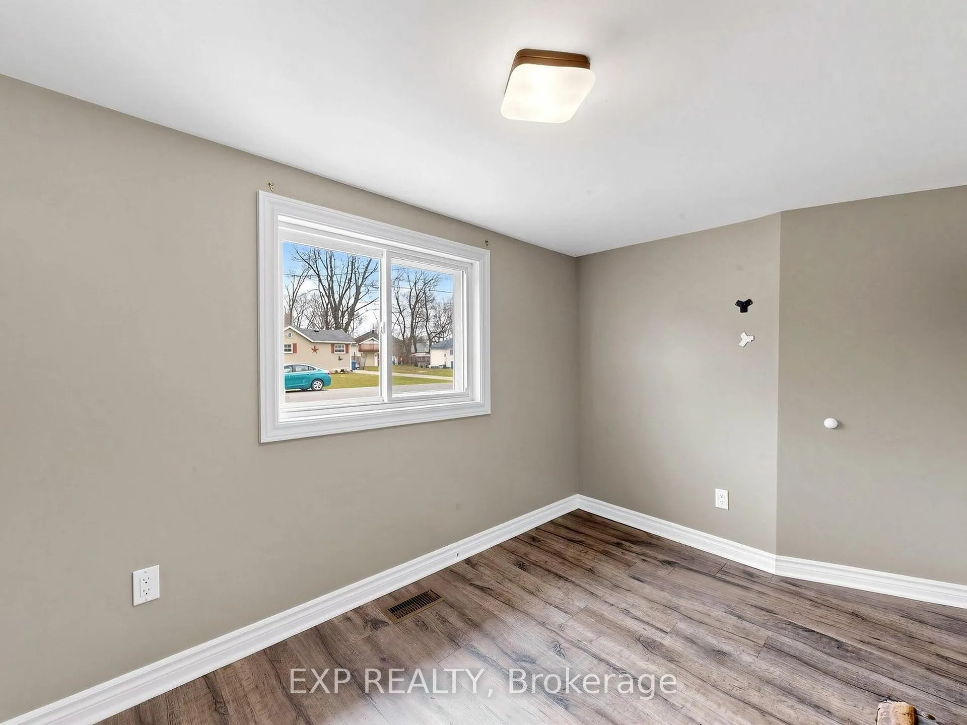 Photo 25 of 262 Woodycrest Avenue, Georgina, Keswick South — HOMEH