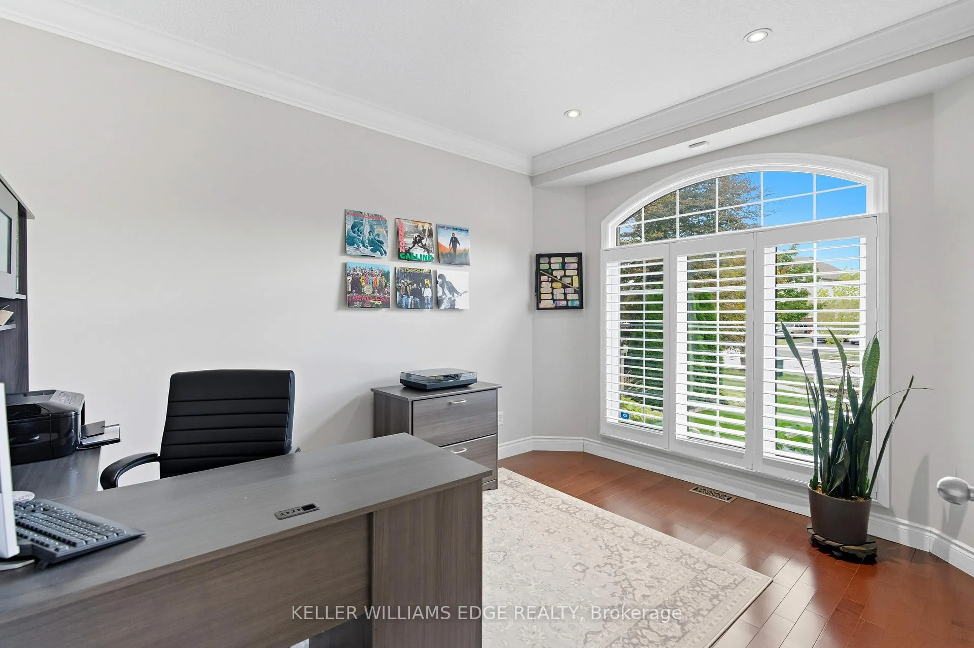 Photo 6 of 45 Premier Road, Hamilton, Waterdown — HOMEH