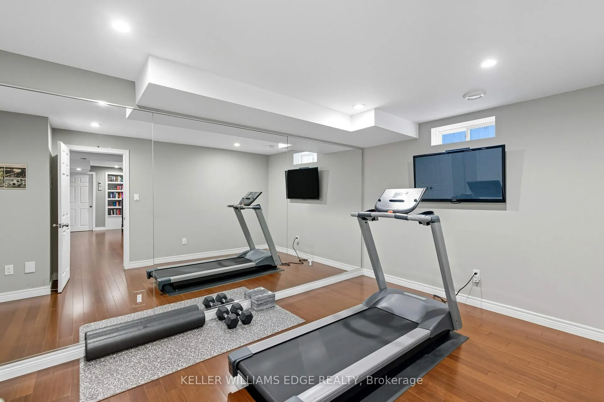 Photo 32 of 45 Premier Road, Hamilton, Waterdown — HOMEH