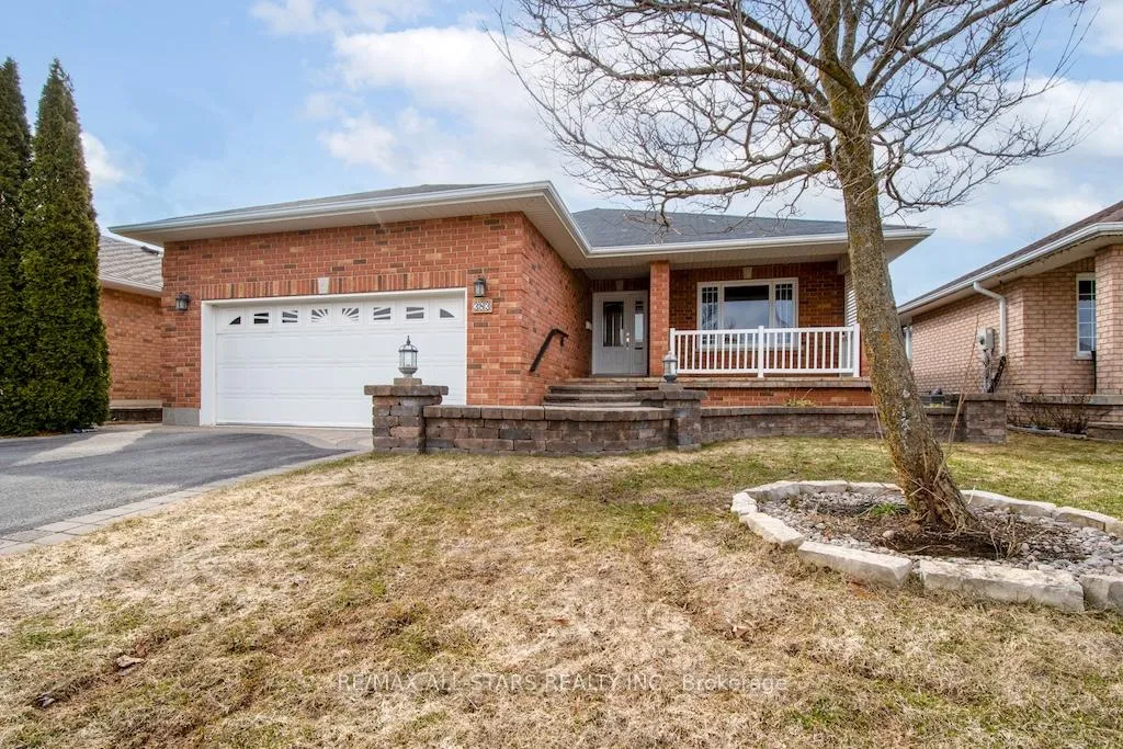 Photo 1 of 383 Wallace Drive, Kawartha Lakes, Lindsay — HOMEH
