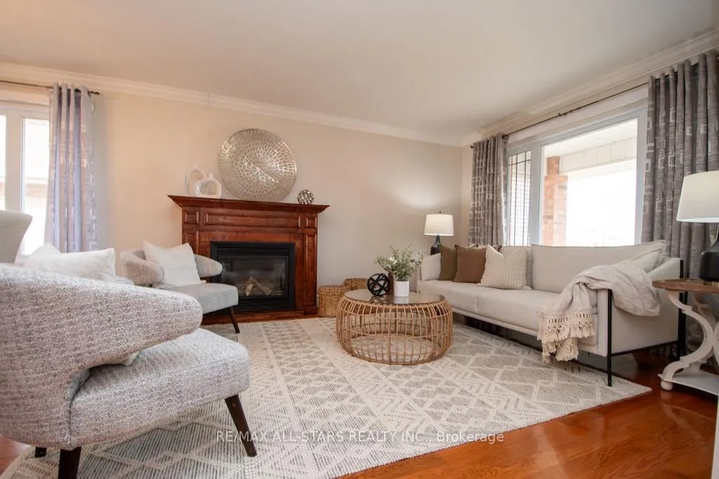 Photo 6 of 383 Wallace Drive, Kawartha Lakes, Lindsay — HOMEH