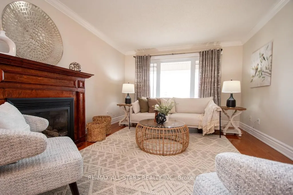 Photo 7 of 383 Wallace Drive, Kawartha Lakes, Lindsay — HOMEH