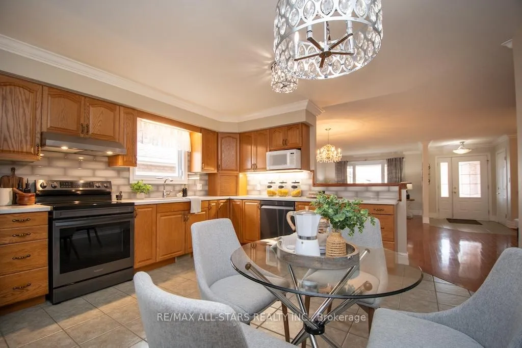 Photo 20 of 383 Wallace Drive, Kawartha Lakes, Lindsay — HOMEH