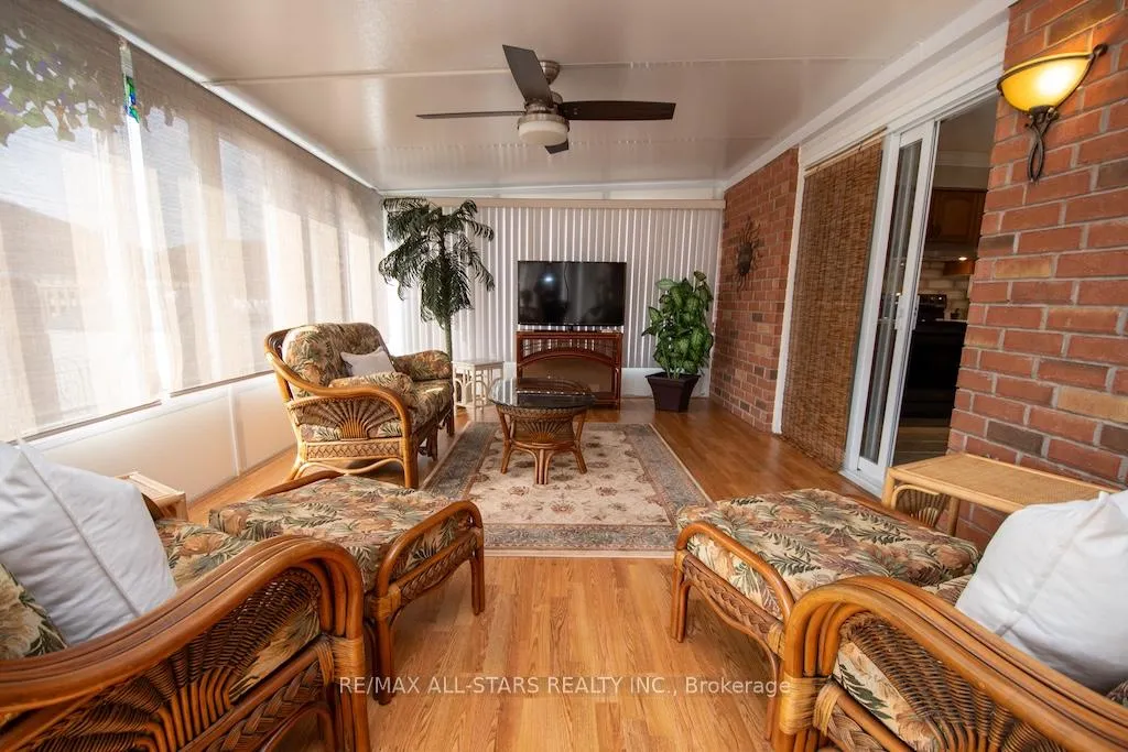 Photo 27 of 383 Wallace Drive, Kawartha Lakes, Lindsay — HOMEH