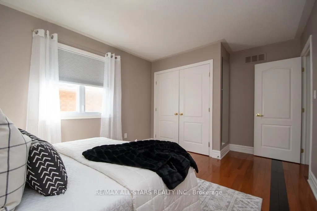 Photo 34 of 383 Wallace Drive, Kawartha Lakes, Lindsay — HOMEH