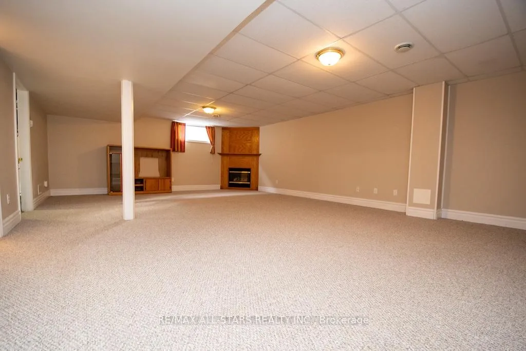 Photo 43 of 383 Wallace Drive, Kawartha Lakes, Lindsay — HOMEH