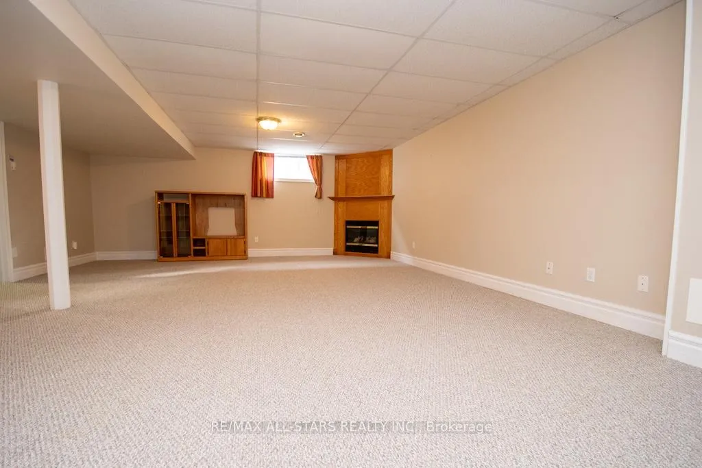 Photo 45 of 383 Wallace Drive, Kawartha Lakes, Lindsay — HOMEH