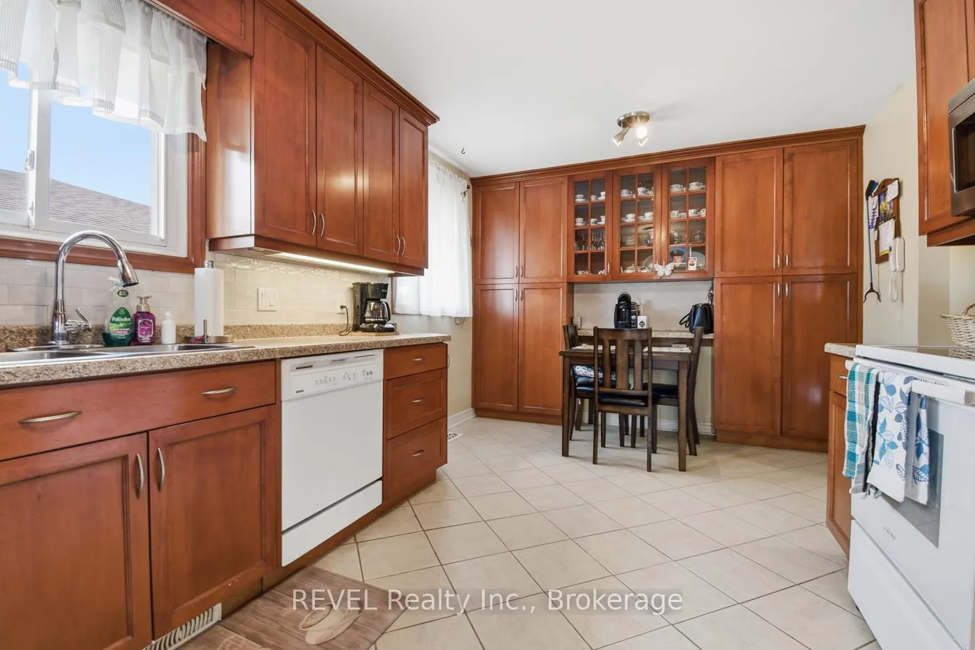 Photo 2 of 108 Richmond Street, Thorold, Thorold Downtown — HOMEH