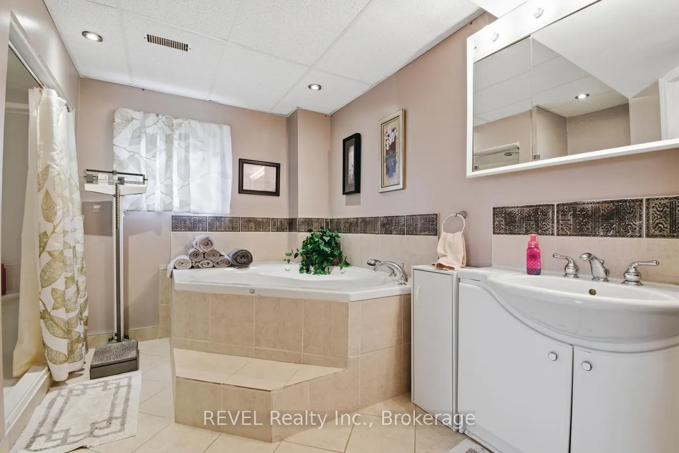 Photo 28 of 108 Richmond Street, Thorold, Thorold Downtown — HOMEH