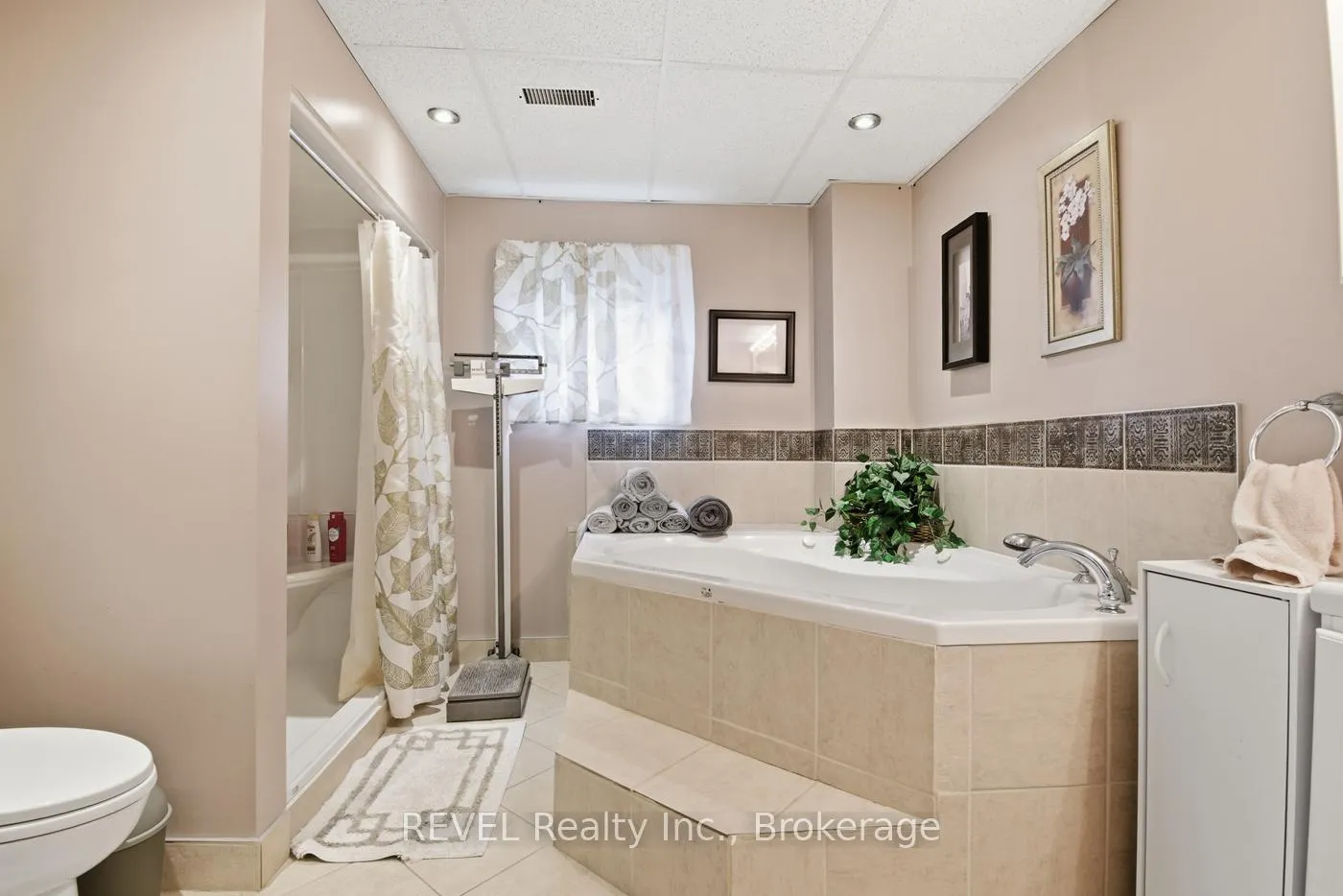 Photo 29 of 108 Richmond Street, Thorold, Thorold Downtown — HOMEH