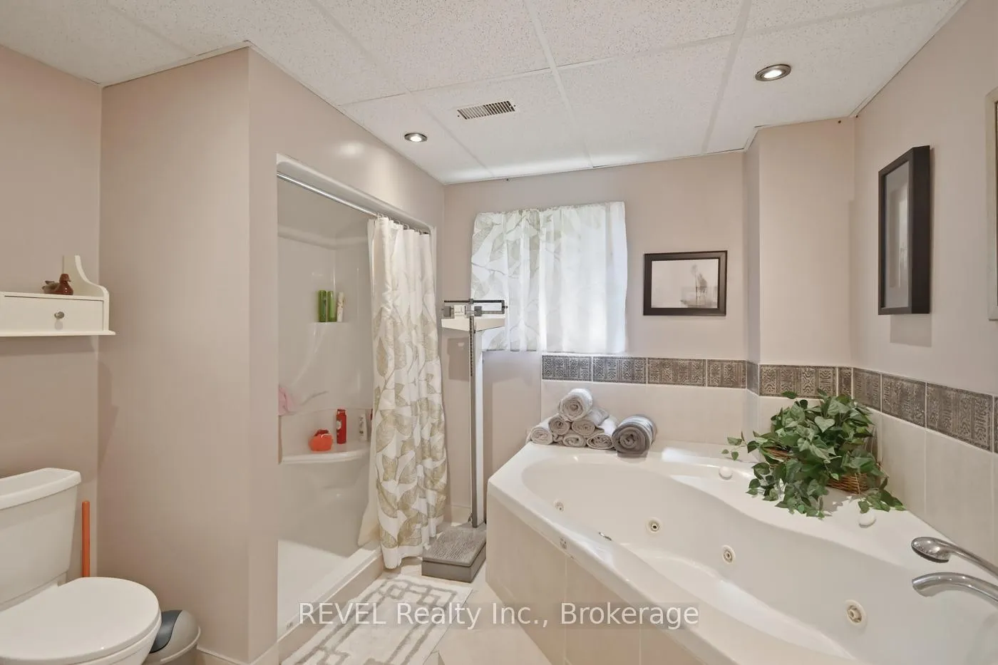 Photo 39 of 108 Richmond Street, Thorold, Thorold Downtown — HOMEH