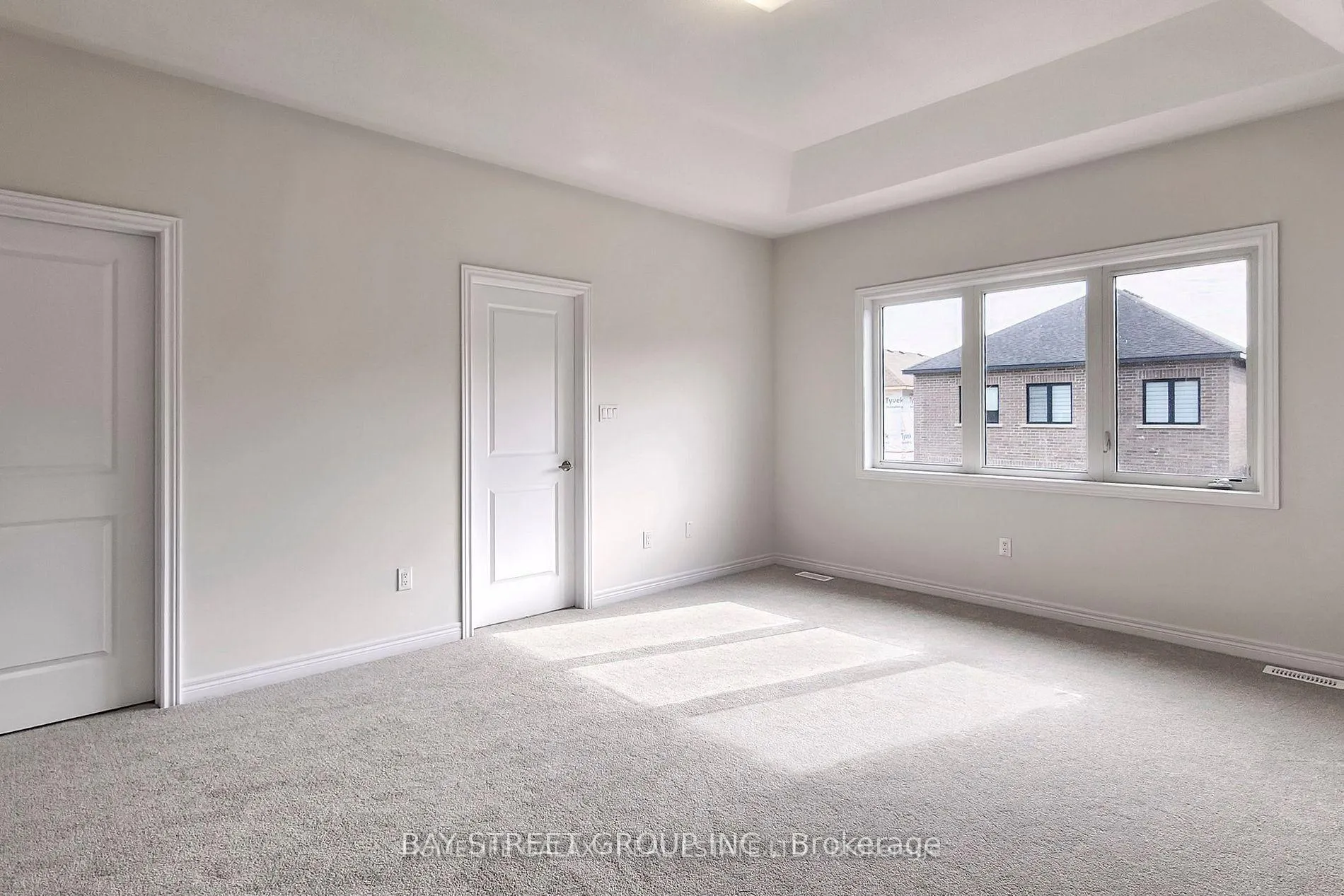 Photo 3 of 1296 Klondike Drive, Oshawa, Kedron — HOMEH