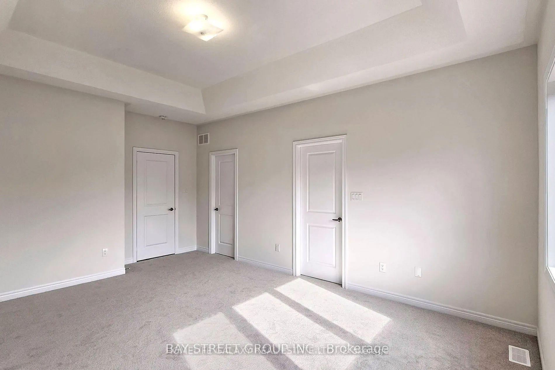 Photo 4 of 1296 Klondike Drive, Oshawa, Kedron — HOMEH