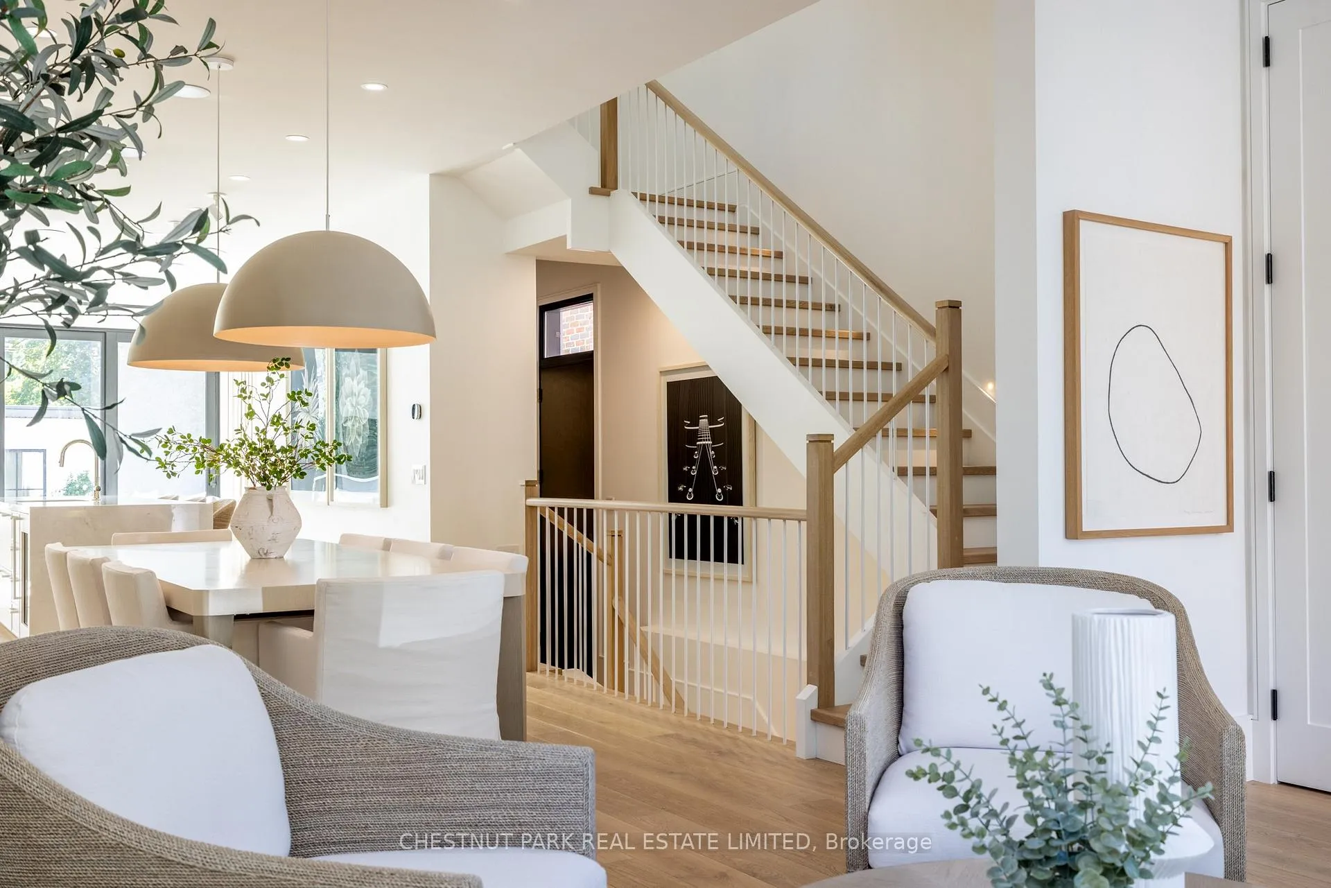 Photo 4 of 229 Sheldrake Boulevard, Toronto, Mount Pleasant East — HOMEH
