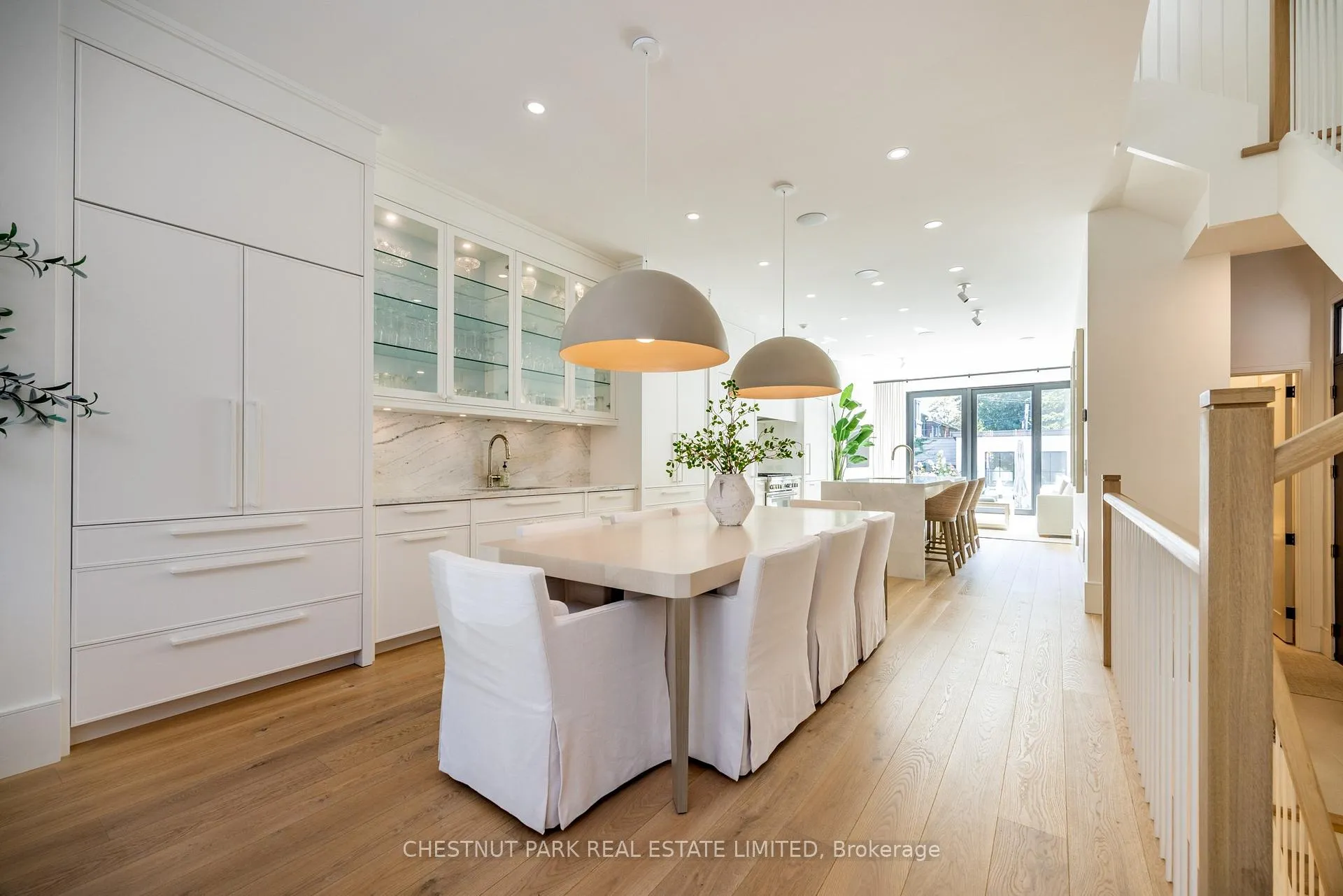 Photo 5 of 229 Sheldrake Boulevard, Toronto, Mount Pleasant East — HOMEH