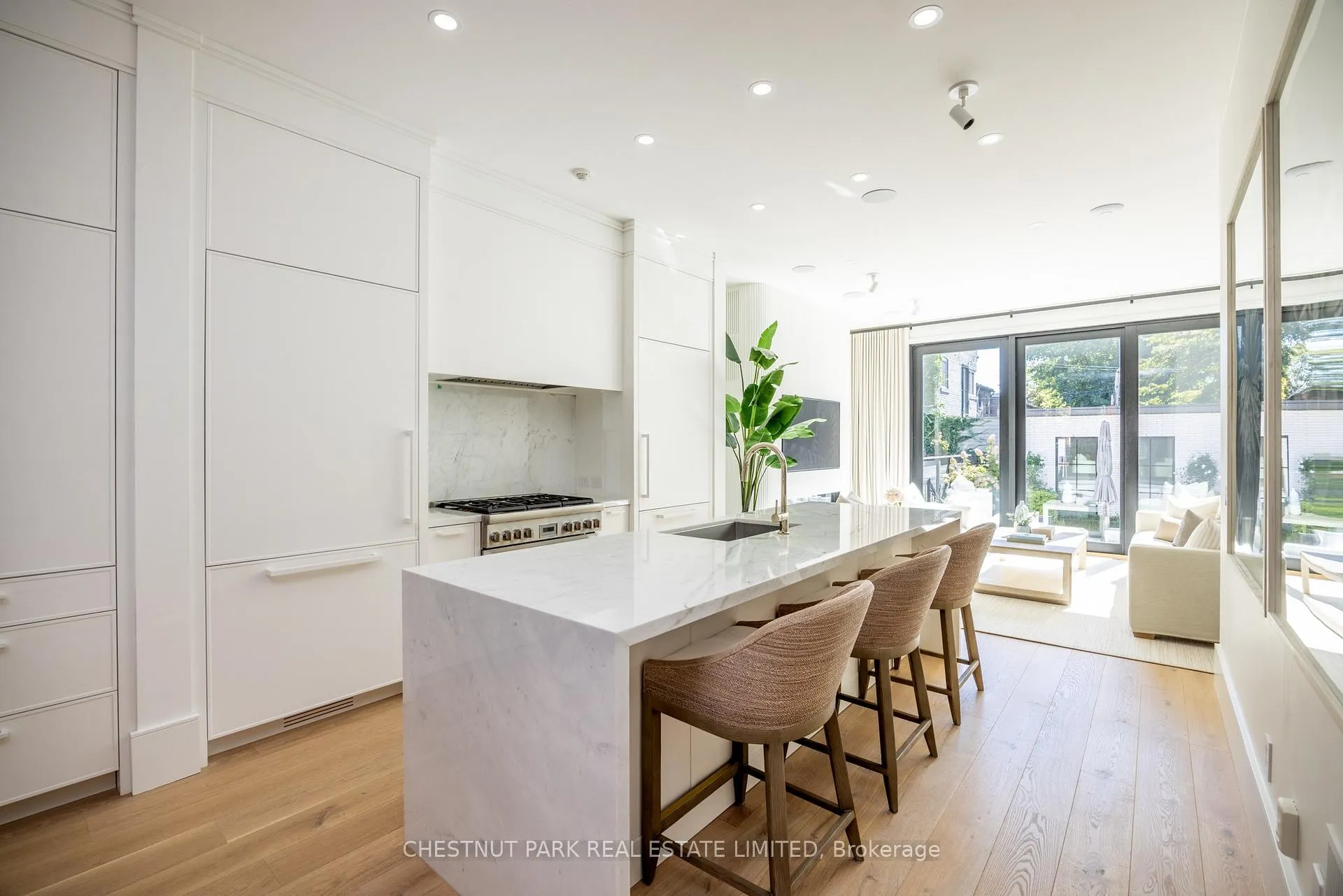 Photo 7 of 229 Sheldrake Boulevard, Toronto, Mount Pleasant East — HOMEH
