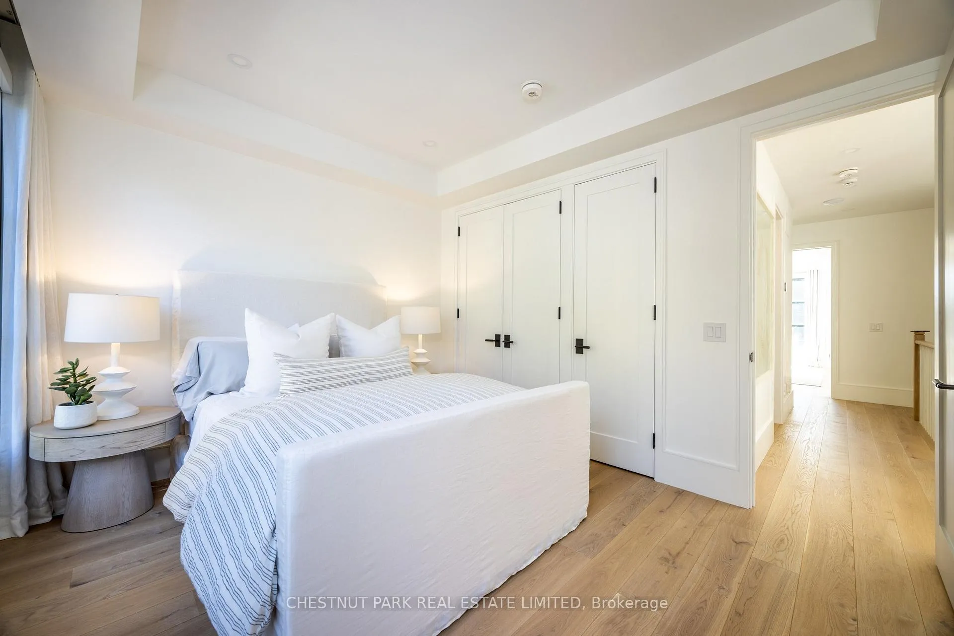 Photo 23 of 229 Sheldrake Boulevard, Toronto, Mount Pleasant East — HOMEH