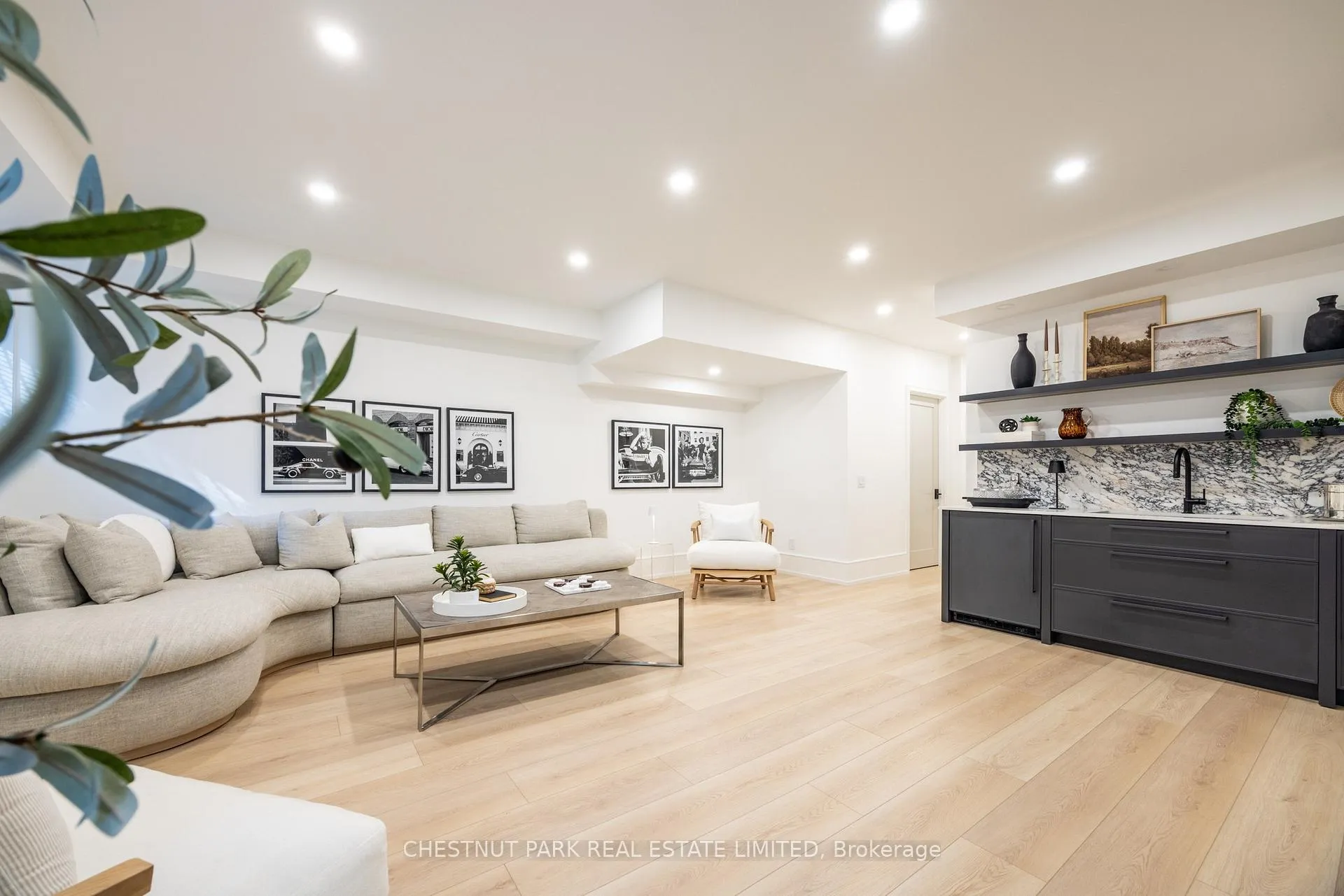 Photo 35 of 229 Sheldrake Boulevard, Toronto, Mount Pleasant East — HOMEH