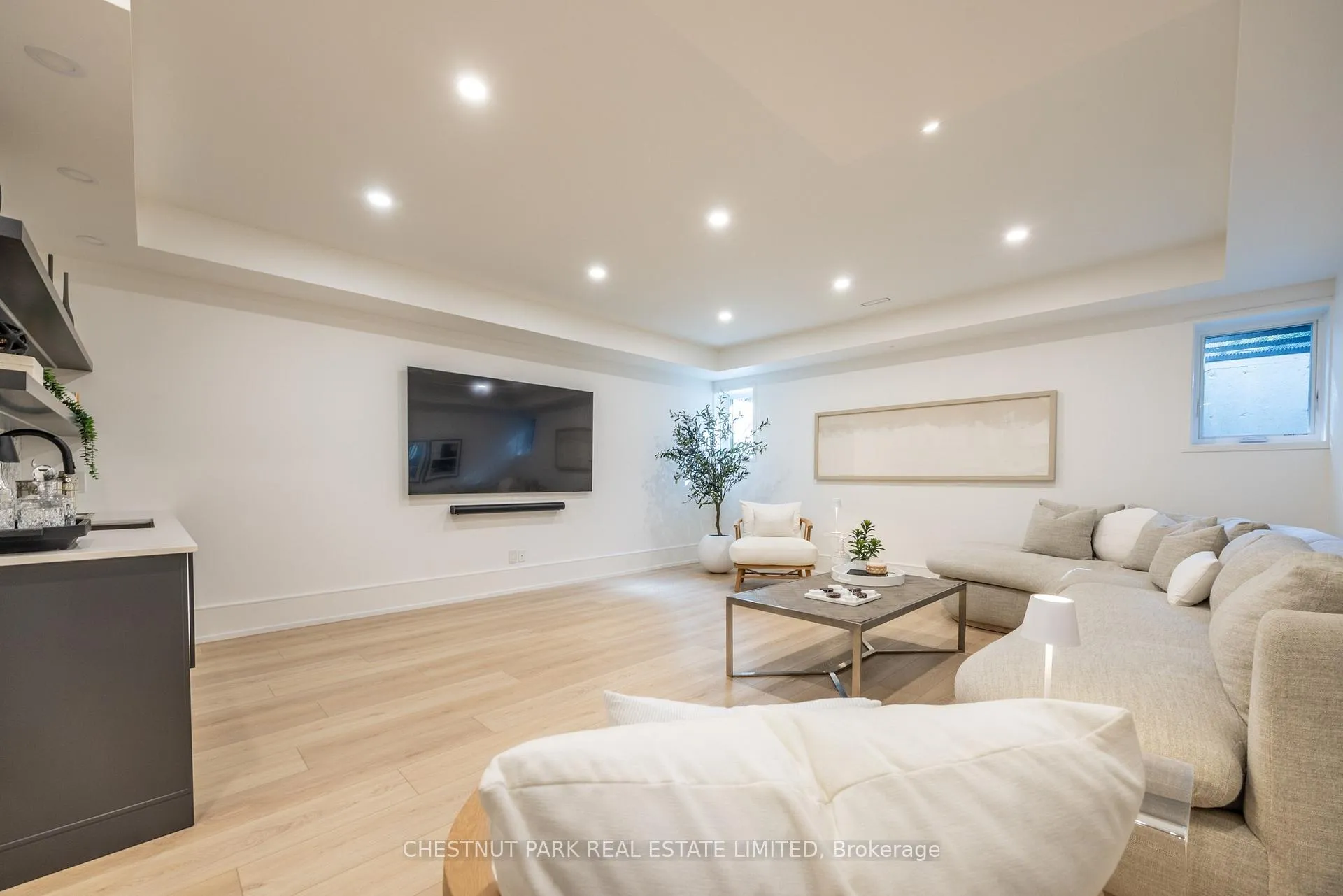 Photo 38 of 229 Sheldrake Boulevard, Toronto, Mount Pleasant East — HOMEH