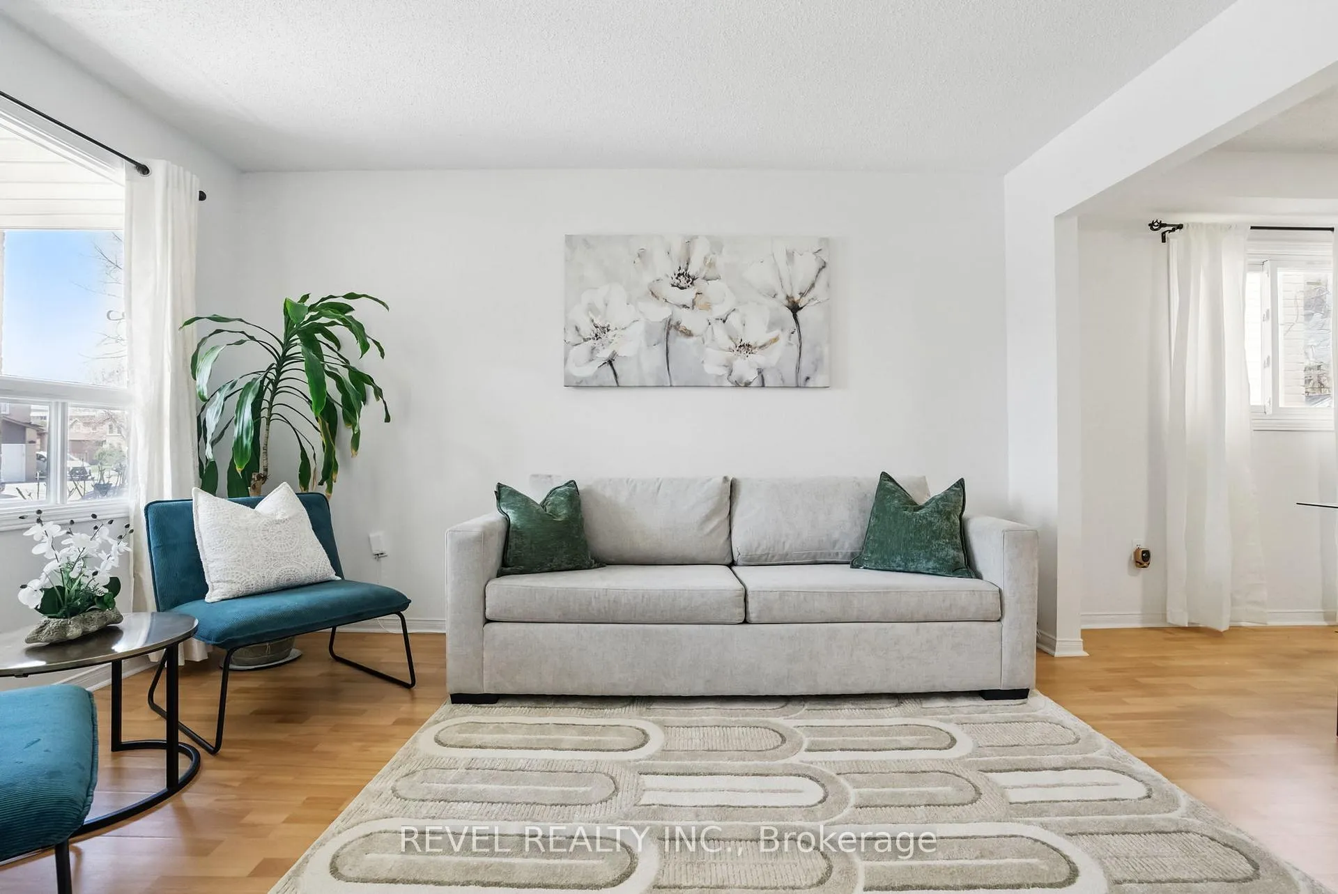 Photo 3 of 54 Chalmers Crescent, Ajax, Central — HOMEH